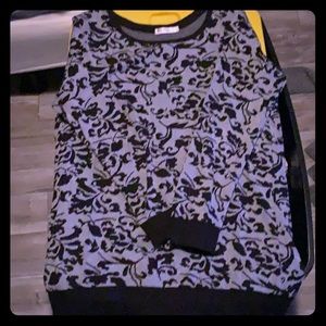 Long sleeve light fitting sweater